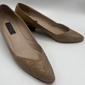 Vaneli Casual low heel pumps